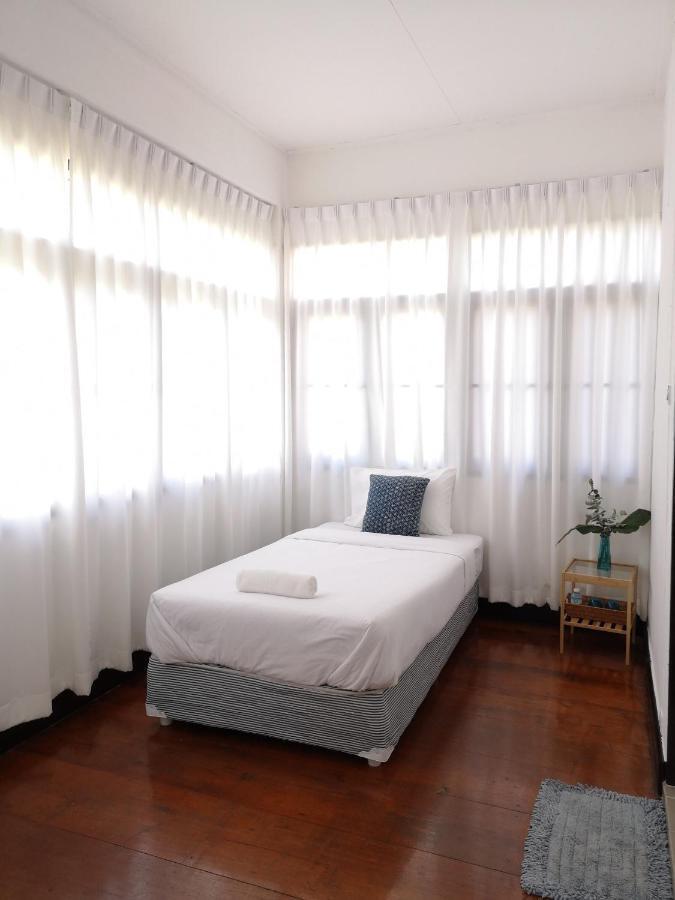 לינה וארוחת בוקר צ'יאנג מאי Cozy By Funwahn מראה חיצוני תמונה